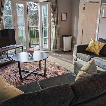 Stylish Modern Apartment, Free Secure Parking Allesley Bagian luar foto