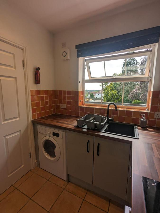 Stylish Modern Apartment, Free Secure Parking Allesley Bagian luar foto