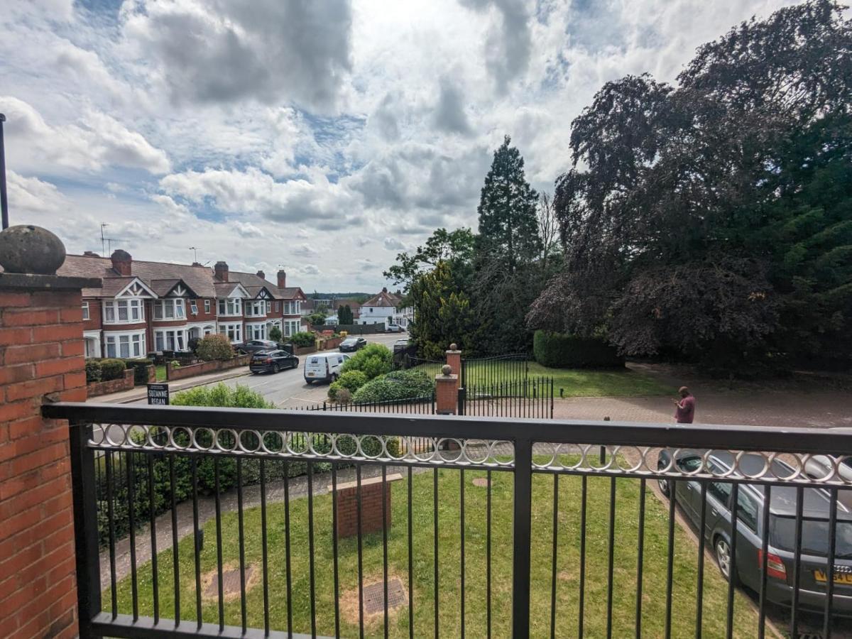 Stylish Modern Apartment, Free Secure Parking Allesley Bagian luar foto