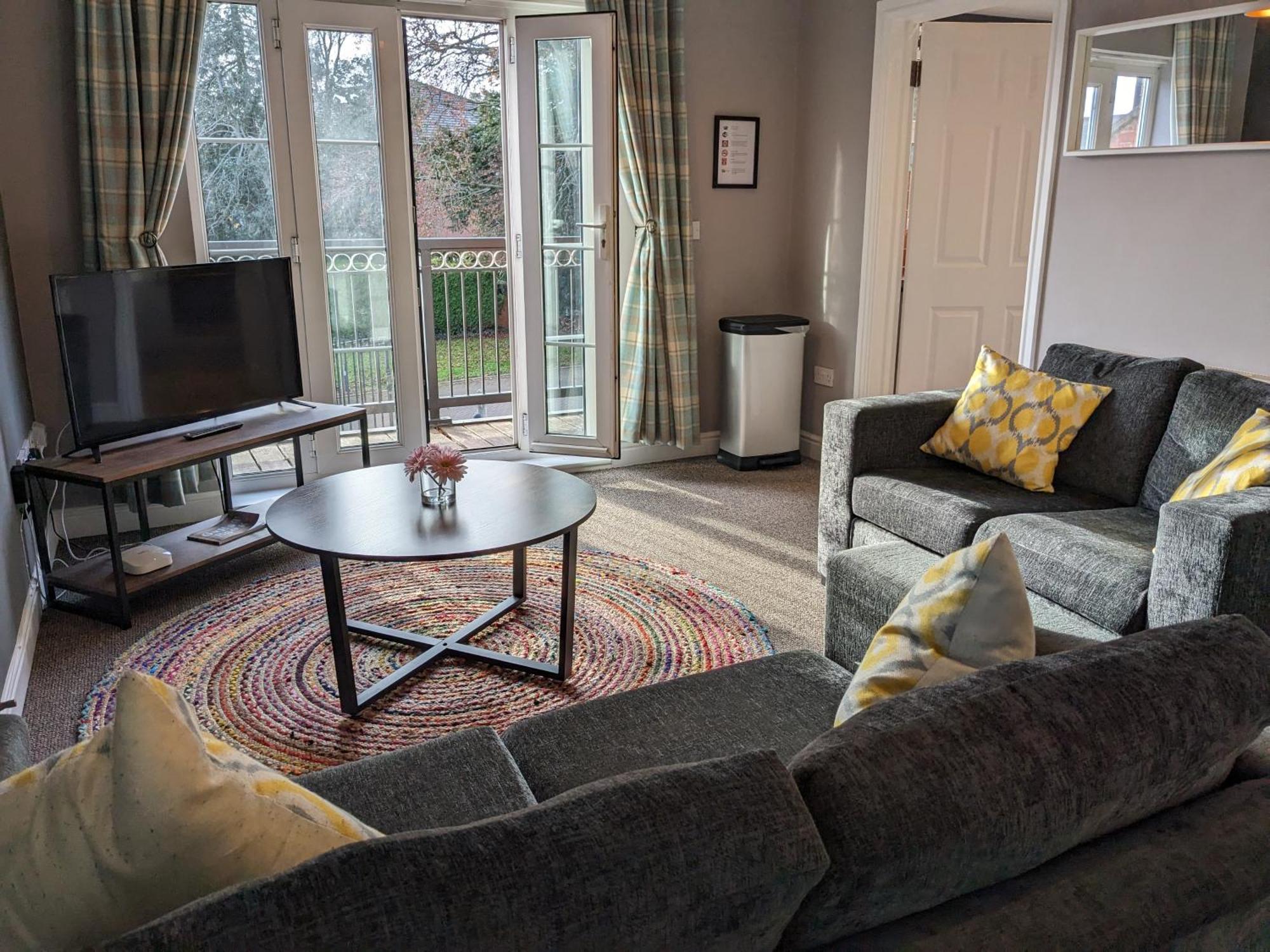 Stylish Modern Apartment, Free Secure Parking Allesley Bagian luar foto